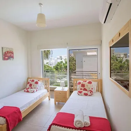 Vila Nemo 4 Protaras