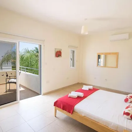 Villa Nemo 4 *