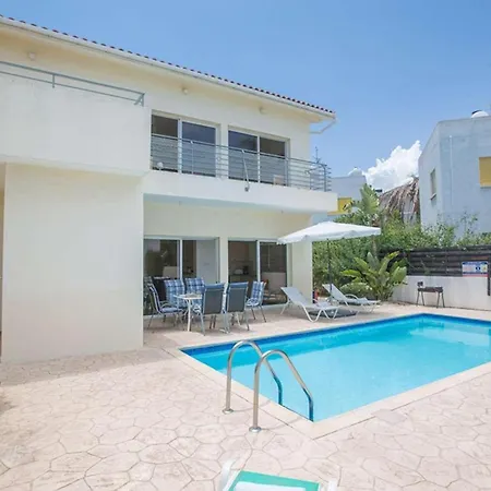 Villa Nemo 4 *
