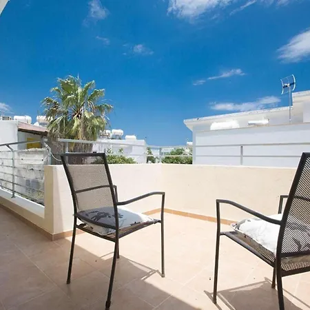 Villa Nemo 4 *